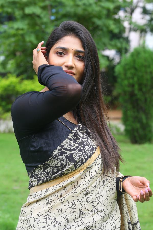 priya-vadlamani-stills-3-13.jpg