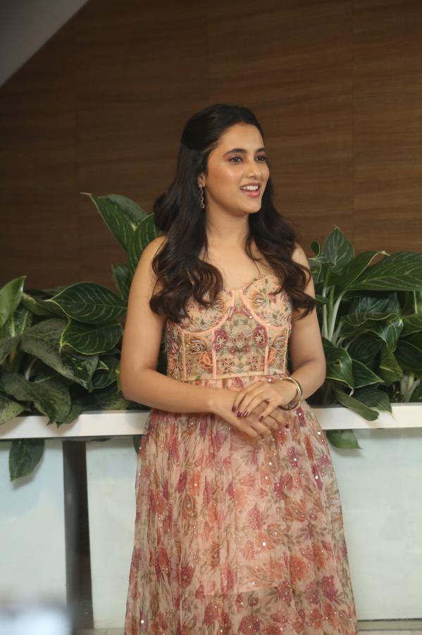 priyanka-mohan-stills-4.jpg