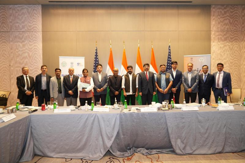 revanth-reddy-team-at-ai-ceos-meet-2.jpg