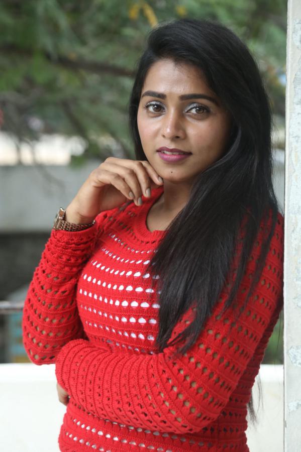 rishita-stills-11.jpg