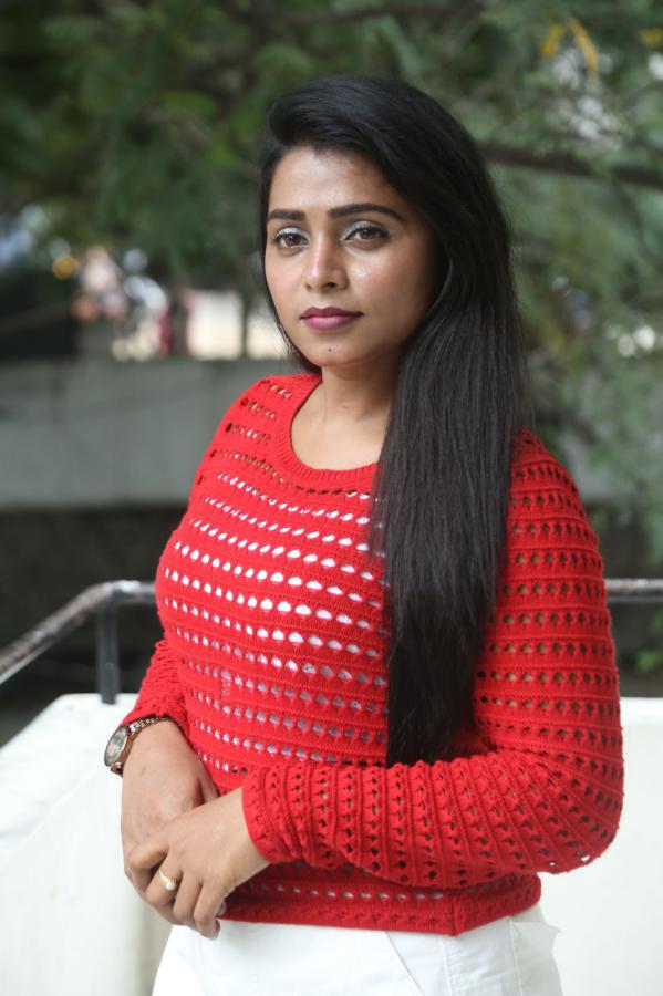 rishita-stills-4.jpg