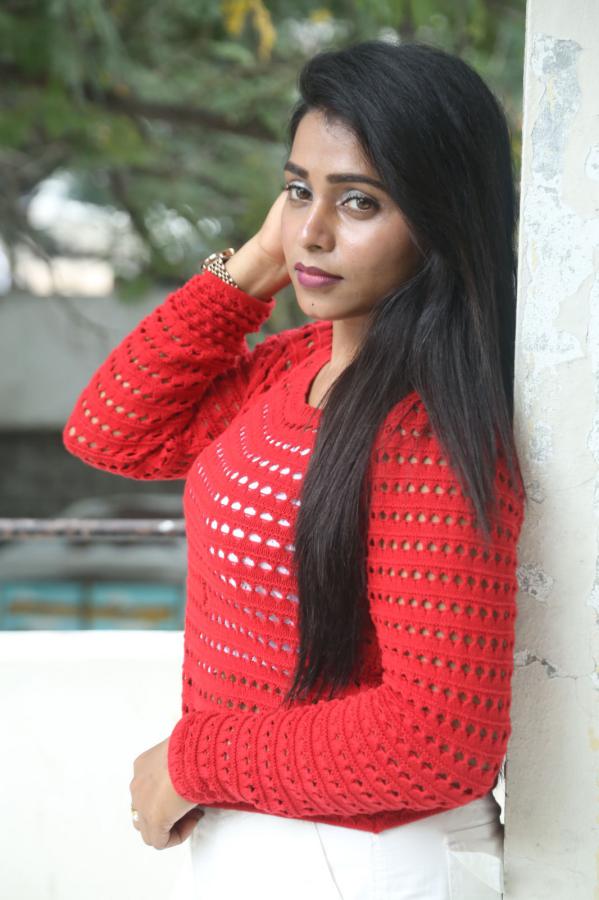 rishita-stills-9.jpg