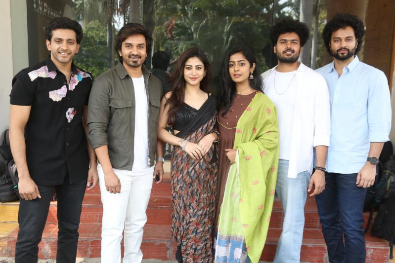 roti-kapada-romance-movie-press-meet-2-3.jpg