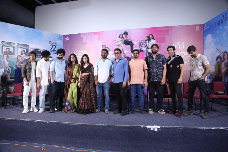 roti-kapada-romance-movie-press-meet-2-9.jpg