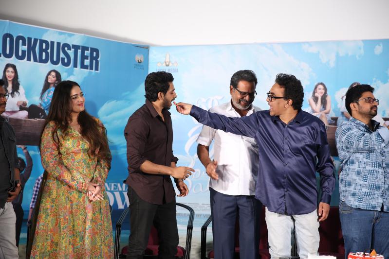 roti-kapada-romance-movie-success-meet-18.jpg