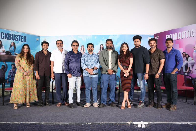 roti-kapada-romance-movie-success-meet-22.jpg