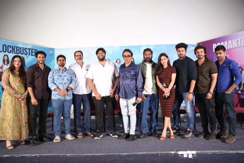 roti-kapada-romance-movie-success-meet-25.jpg