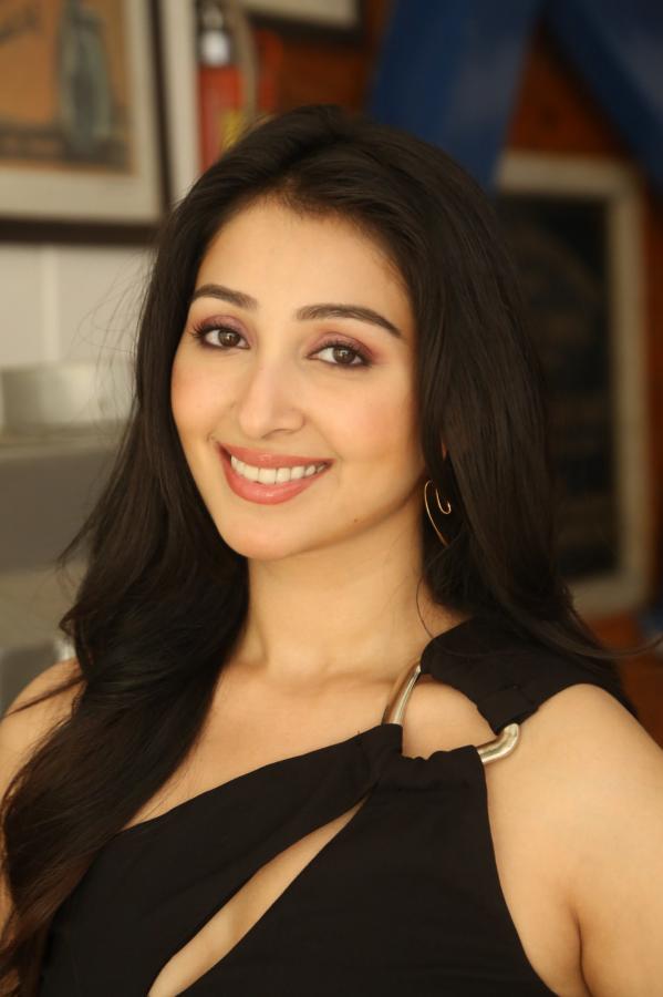 sahiba-bhasin-stills-17.jpg