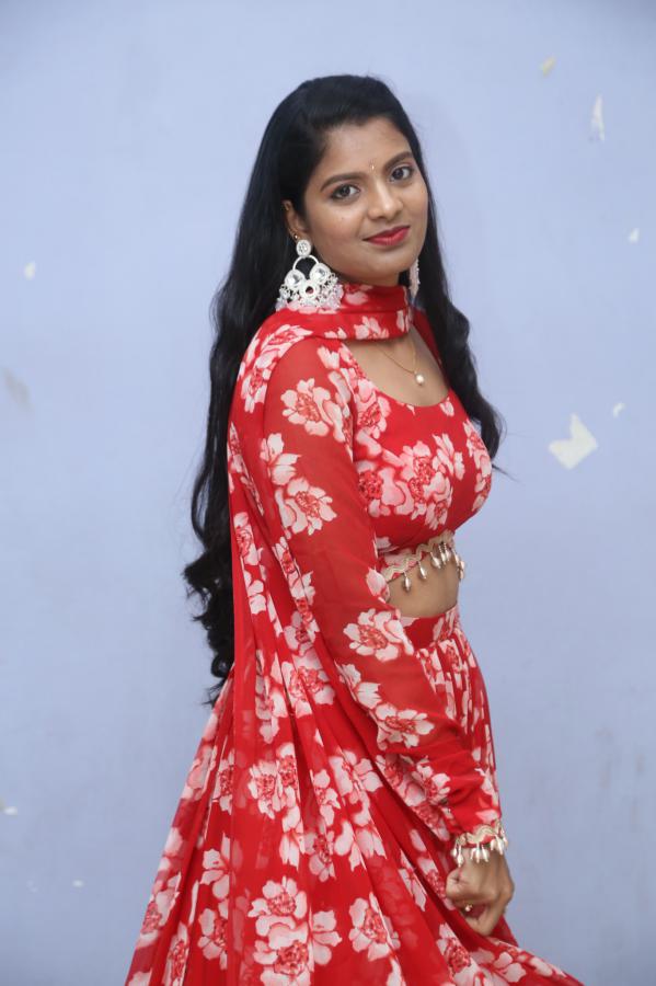 sai-chandhana-stills-17.jpg