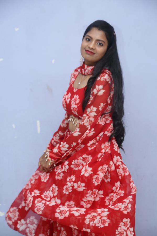 sai-chandhana-stills-19.jpg