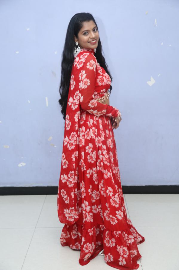 sai-chandhana-stills-3.jpg
