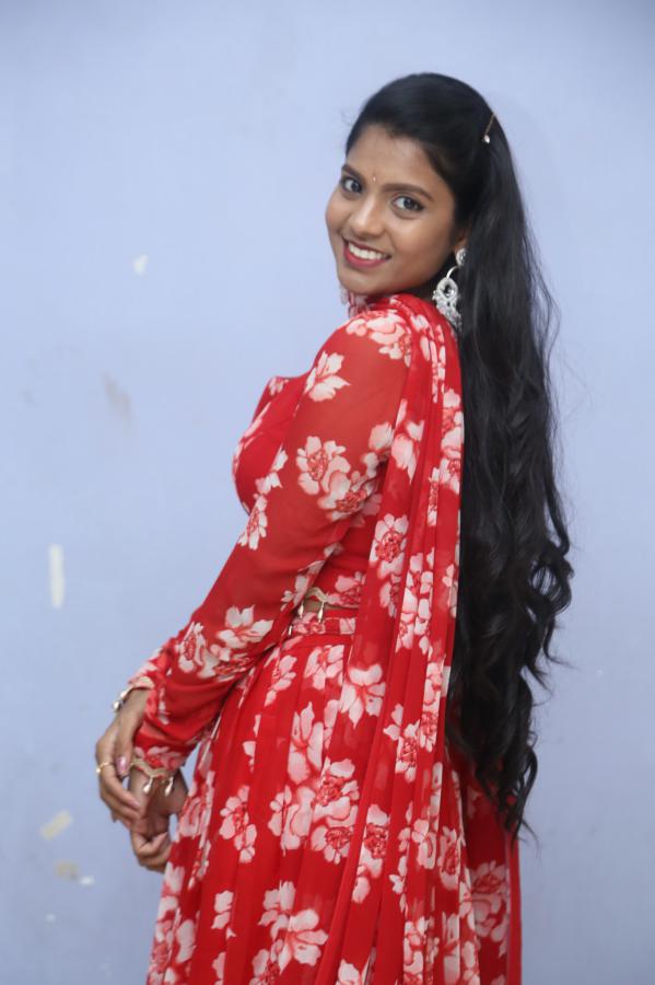 sai-chandhana-stills-5.jpg