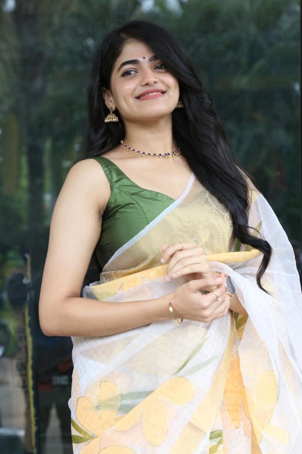 sangeetha-stills-2-8.jpg