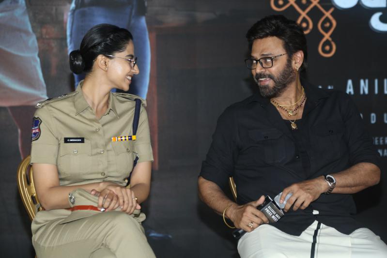 sankranthiki-vastunnam-movie-press-meet-11.jpg