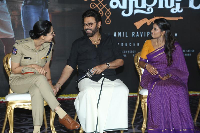 sankranthiki-vastunnam-movie-press-meet-12.jpg