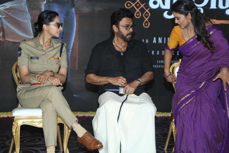 sankranthiki-vastunnam-movie-press-meet-14.jpg