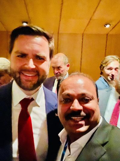 satish-vemana-with-donald-trump-7.jpg