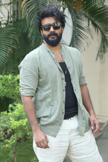 satyadev-stills-5-12.jpg