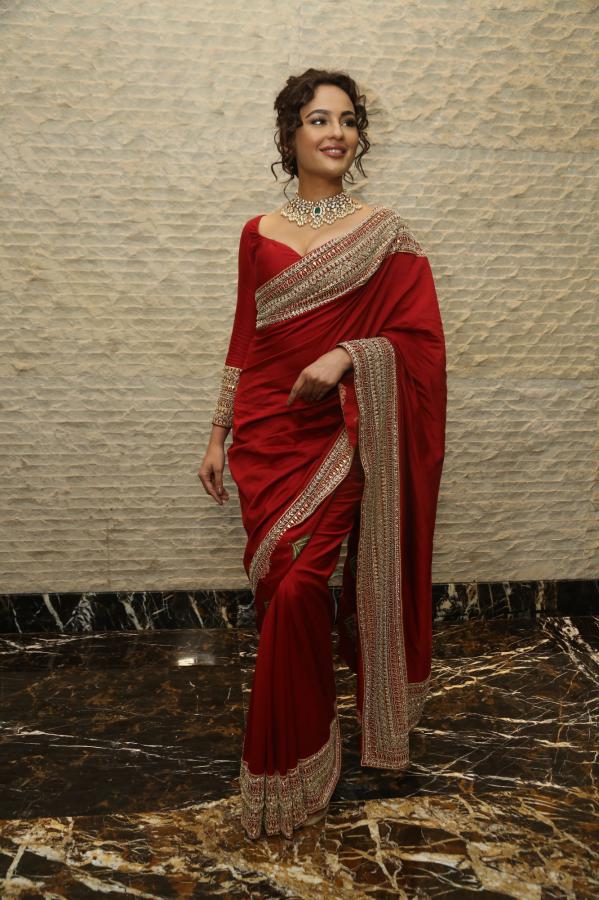 seerat-kapoor-stills-4-11.jpg