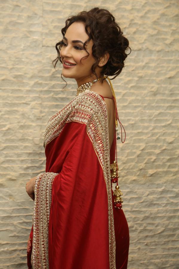 seerat-kapoor-stills-4-20.jpg