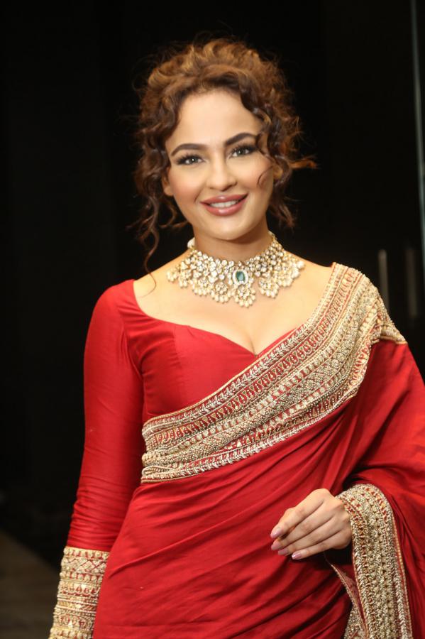 seerat-kapoor-stills-4-26.jpg