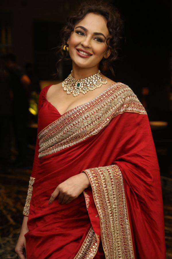 seerat-kapoor-stills-4-6.jpg