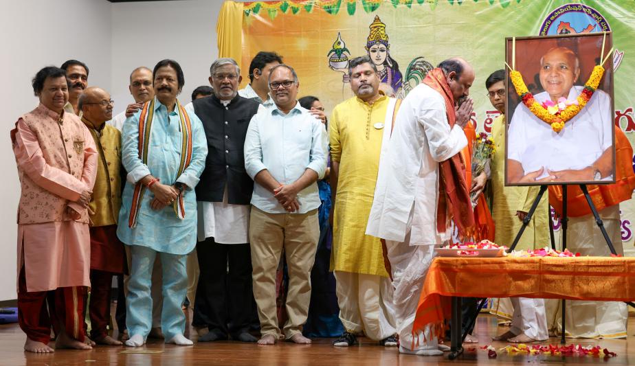 shraddanjali-to-ramoji-rao-in-dallas-9.jpg