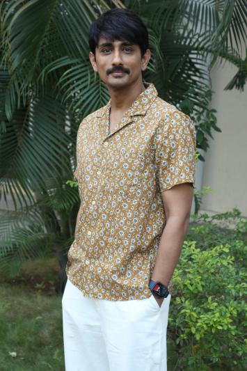 siddharth-stills-3-8.jpg