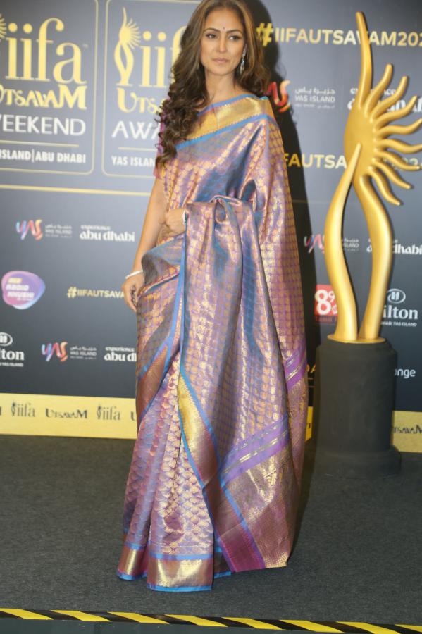 simran-at-iifa-awards-8.jpg