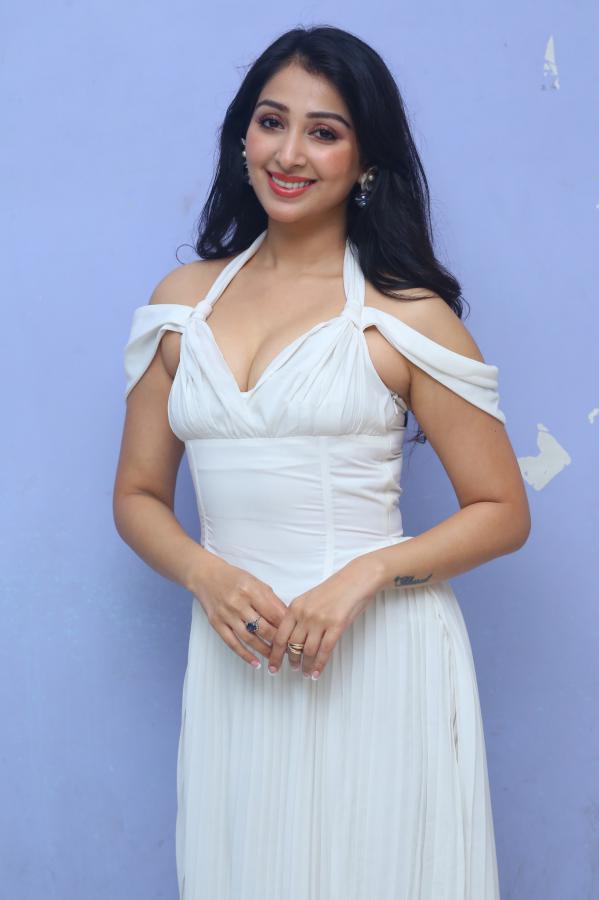 sneha-malavya-stills-13.jpg