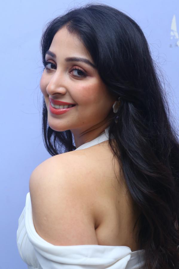 sneha-malavya-stills-23.jpg