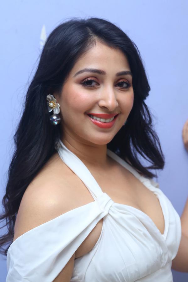 sneha-malavya-stills-25.jpg