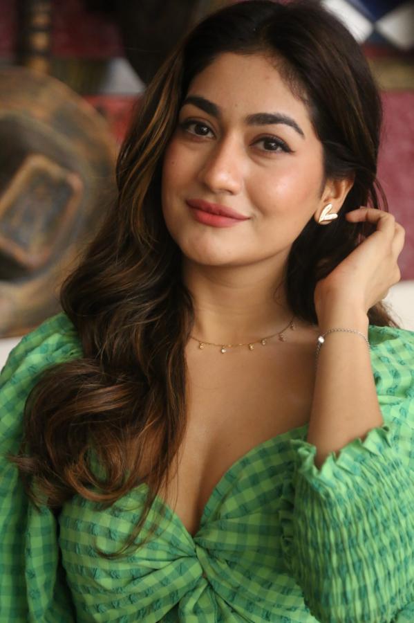 sneha-malviya-stills-2-9.jpg