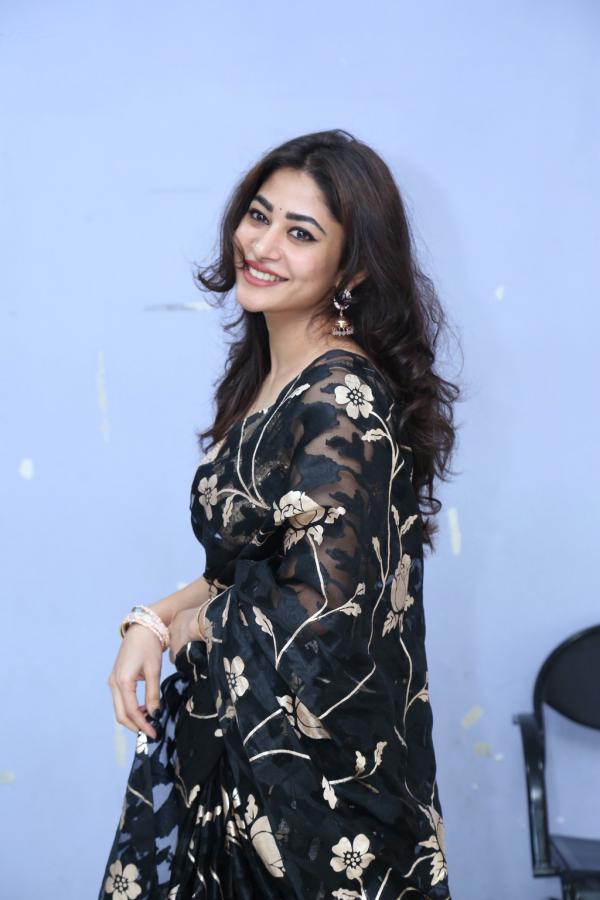 sonu-thakur-stills-13.jpg