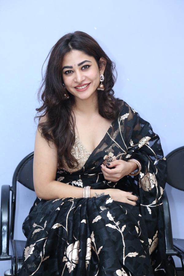 sonu-thakur-stills-5.jpg