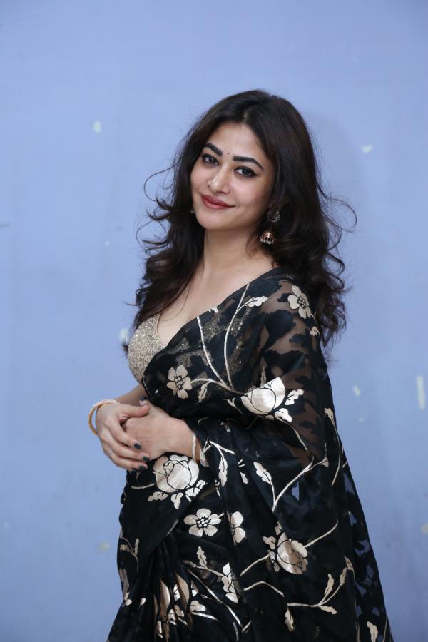 sonu-thakur-stills-7.jpg