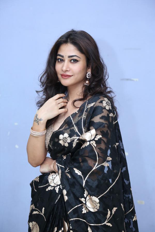 sonu-thakur-stills-9.jpg