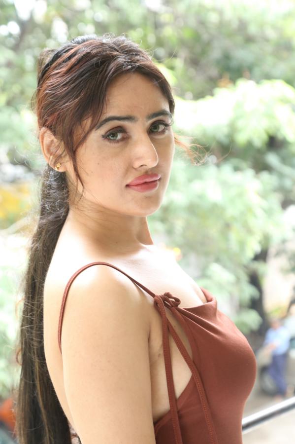 sony-cherista-stills-2-9.jpg