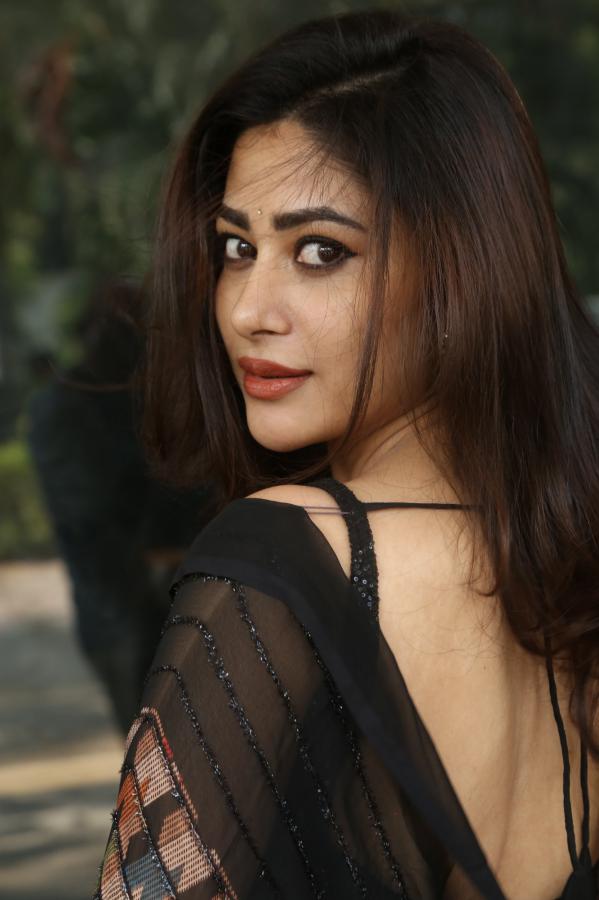 sony-thakur-stills-11.jpg