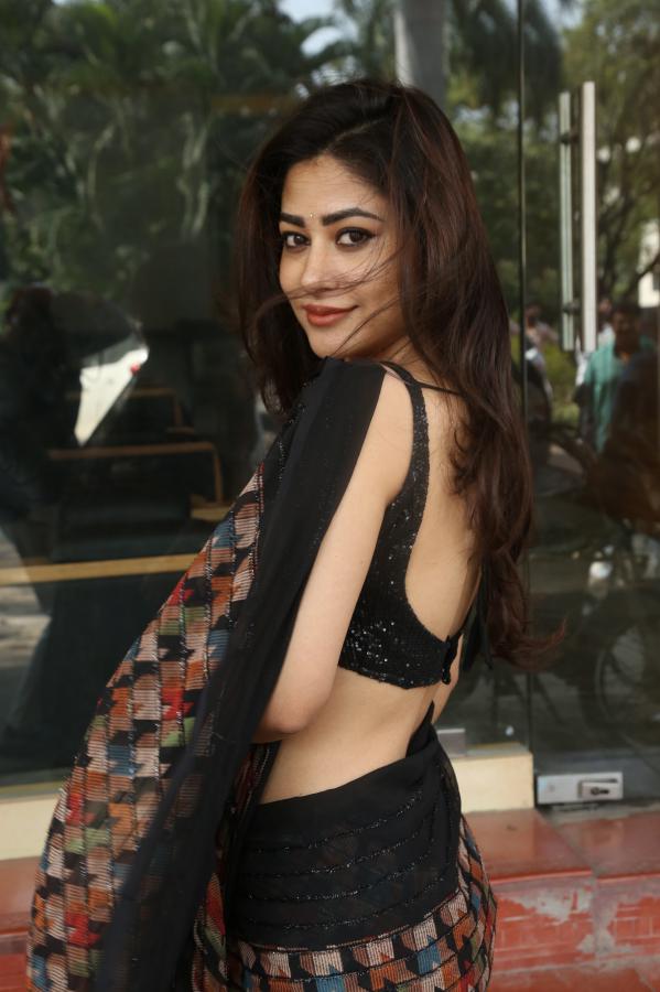 sony-thakur-stills-16.jpg