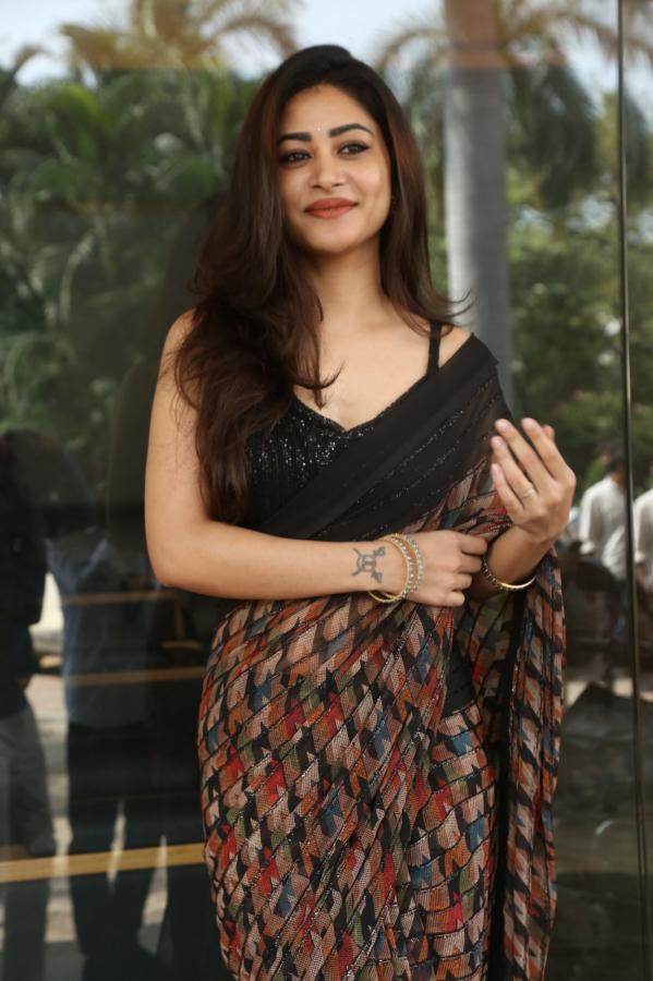 sony-thakur-stills-4.jpg