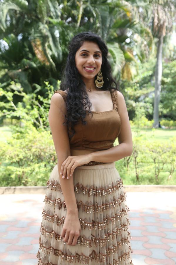 sravanthi-prattipati-stills-10.jpg