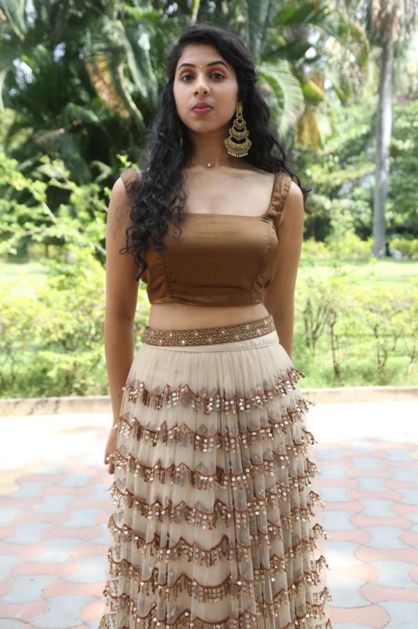 sravanthi-prattipati-stills-13.jpg