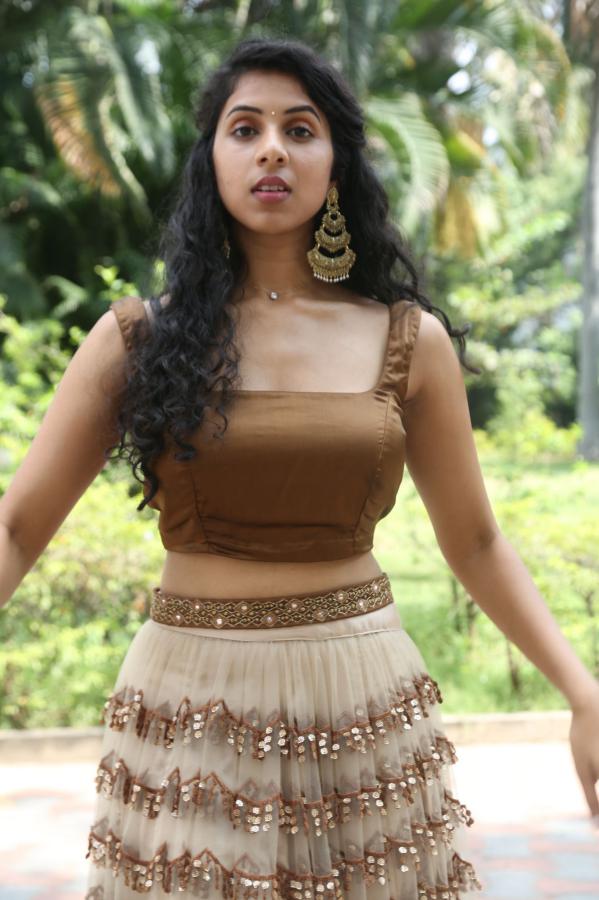 sravanthi-prattipati-stills-14.jpg