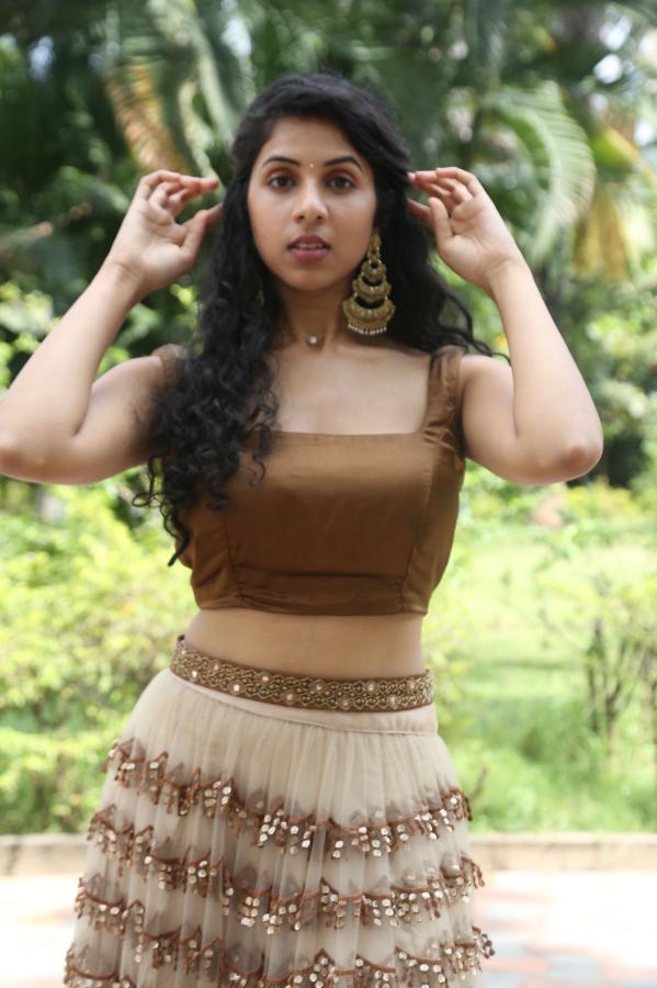 sravanthi-prattipati-stills-16.jpg