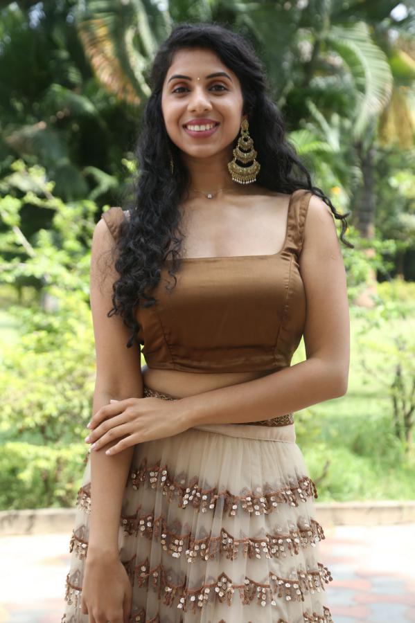 sravanthi-prattipati-stills-17.jpg