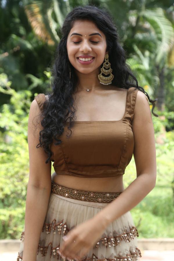 sravanthi-prattipati-stills-18.jpg