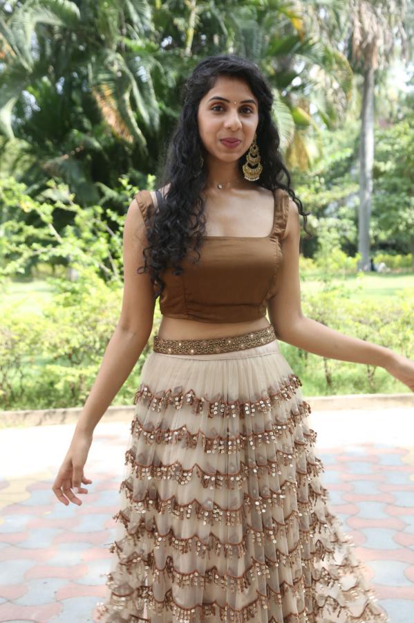 sravanthi-prattipati-stills-20.jpg