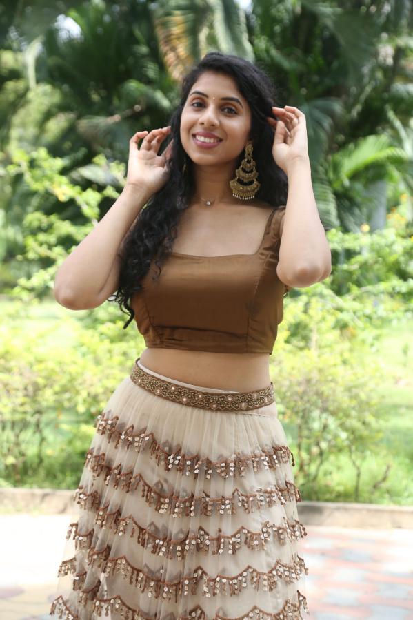 sravanthi-prattipati-stills-3.jpg
