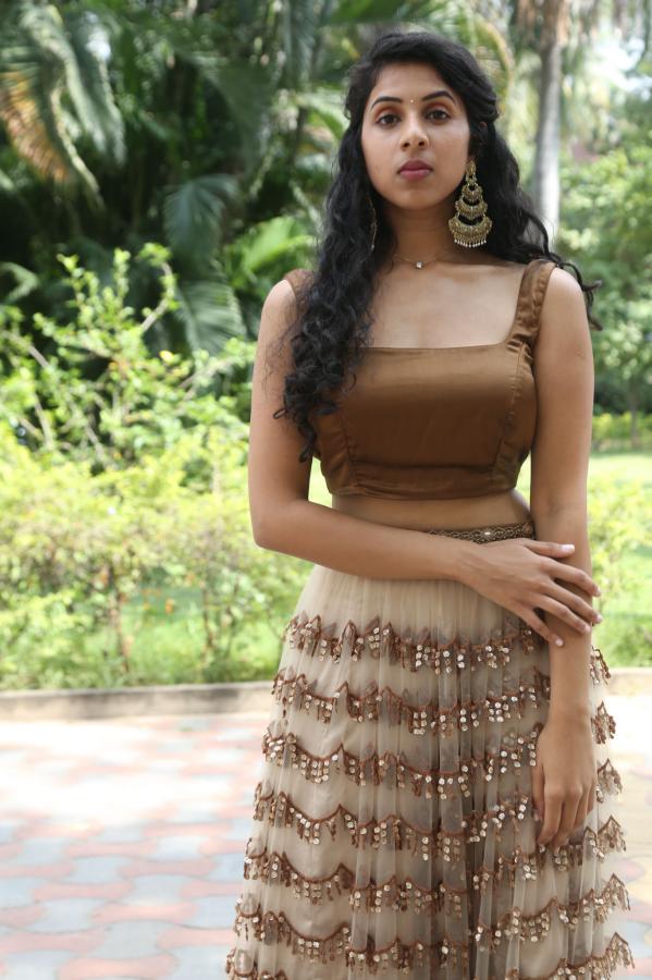 sravanthi-prattipati-stills-5.jpg
